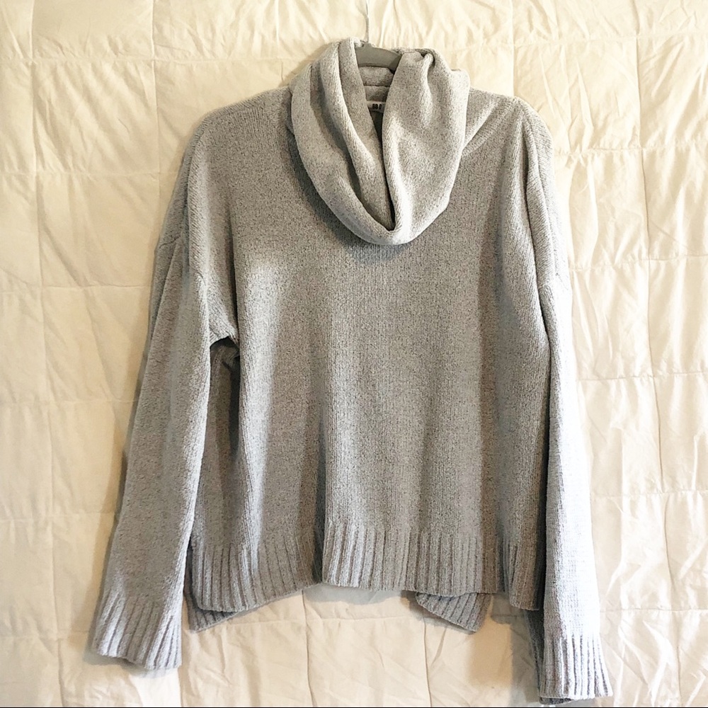 VGUC BB Dakota Cowl Neck Sweater